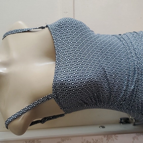 NWT DKNY Black and White swim 4-Way Stretch Fabric Size L - Picture 2 of 9